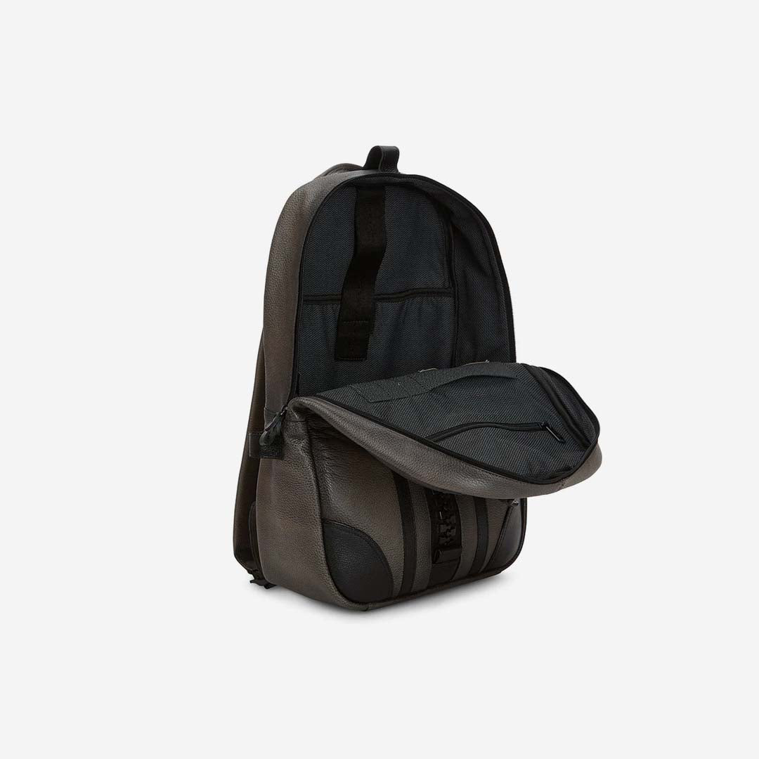 18's Leather Backpack With Suede Trim